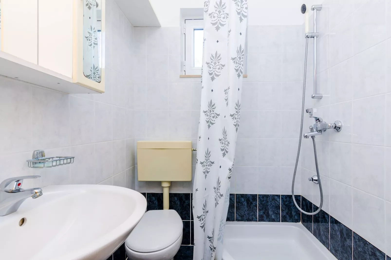Apartment & Rooms Villa Katarina - One Bedroom Apartment with Terrace and Sea View-Salle de bain