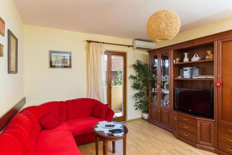 Apartment Jele - Two Bedroom Apartment with Balcony and Garden View-Living room