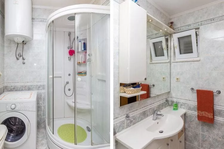 Apartment Jele - Two Bedroom Apartment with Balcony and Garden View-Bathroom