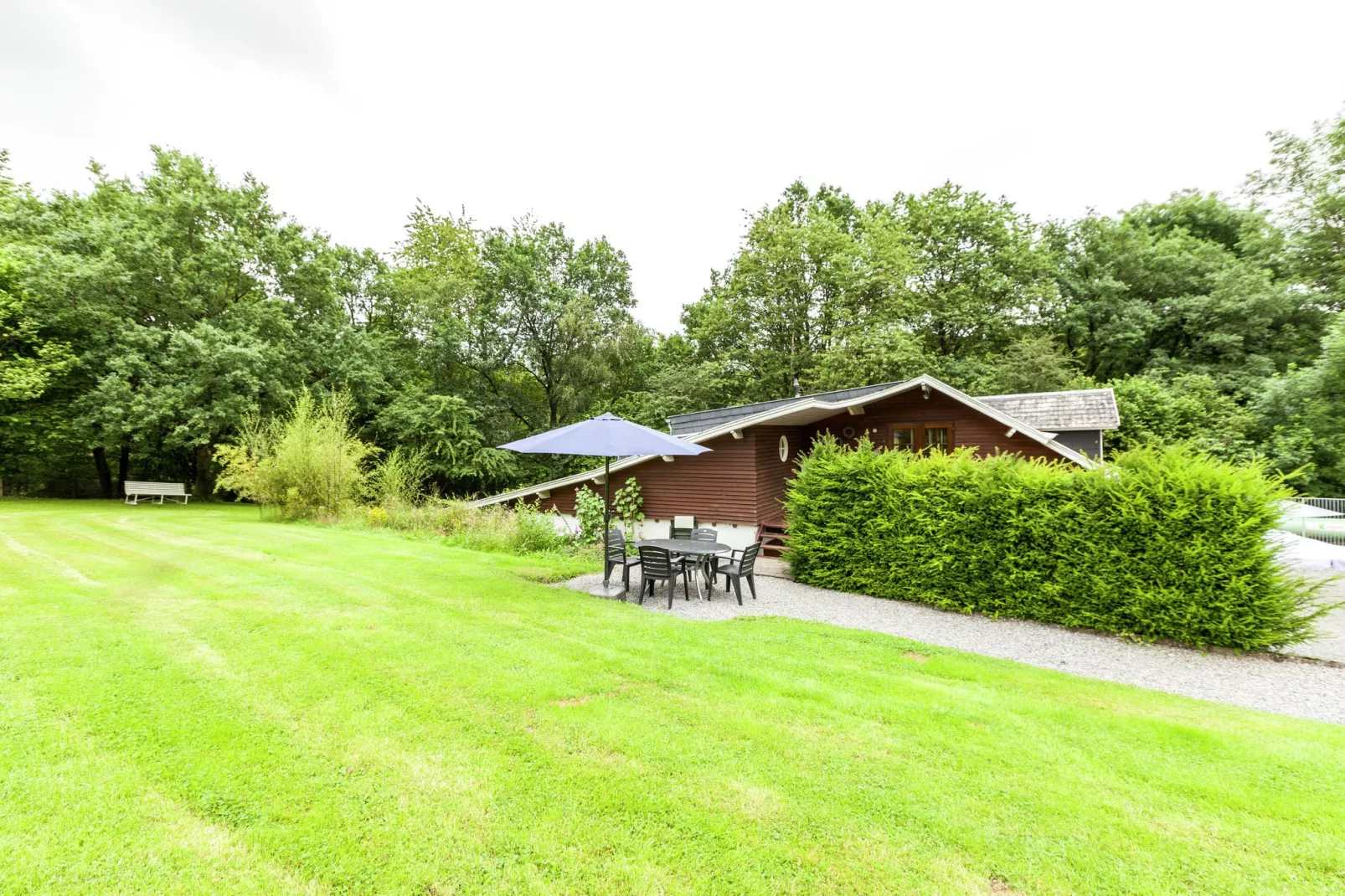 Domaine De L'Ecureuil 2-Jardin d'été