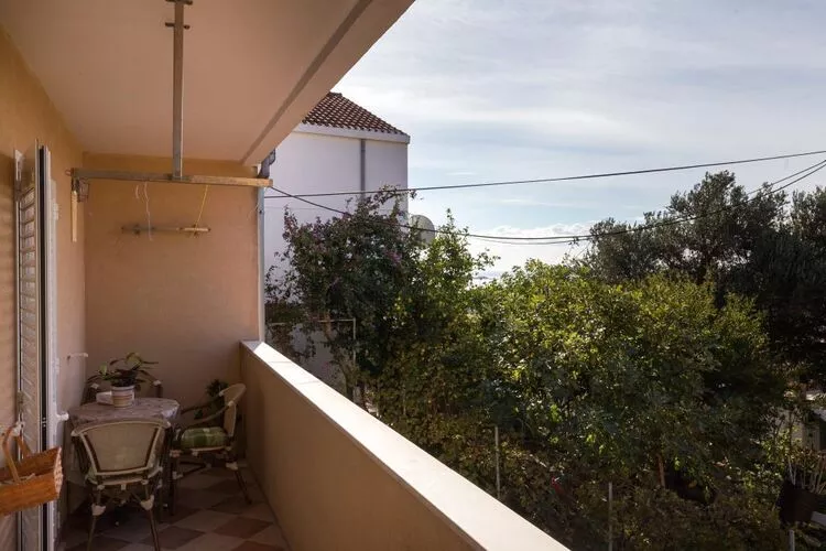 Apartment Jele - Two Bedroom Apartment with Balcony and Garden View-Terrace balcony