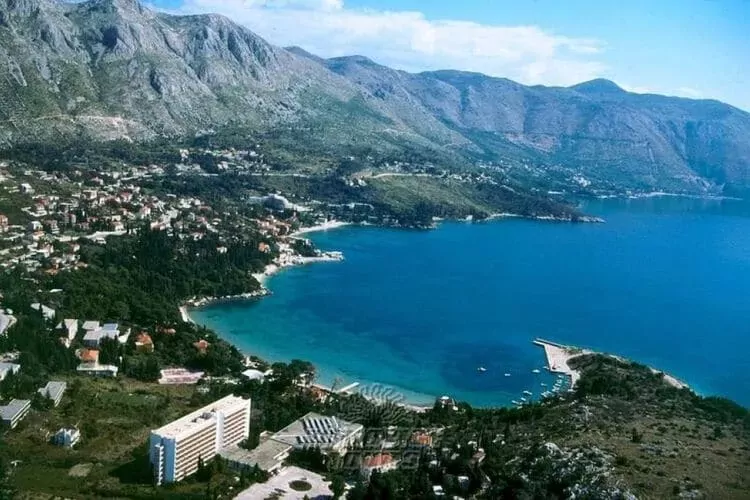 Apartment Jele - Two Bedroom Apartment with Balcony and Garden View-View