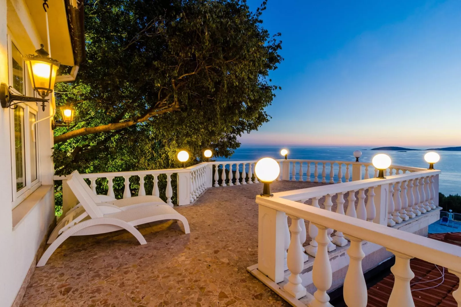 Hotel Pansion Villa Antonio - Deluxe President Suite 15-Terrace balcony