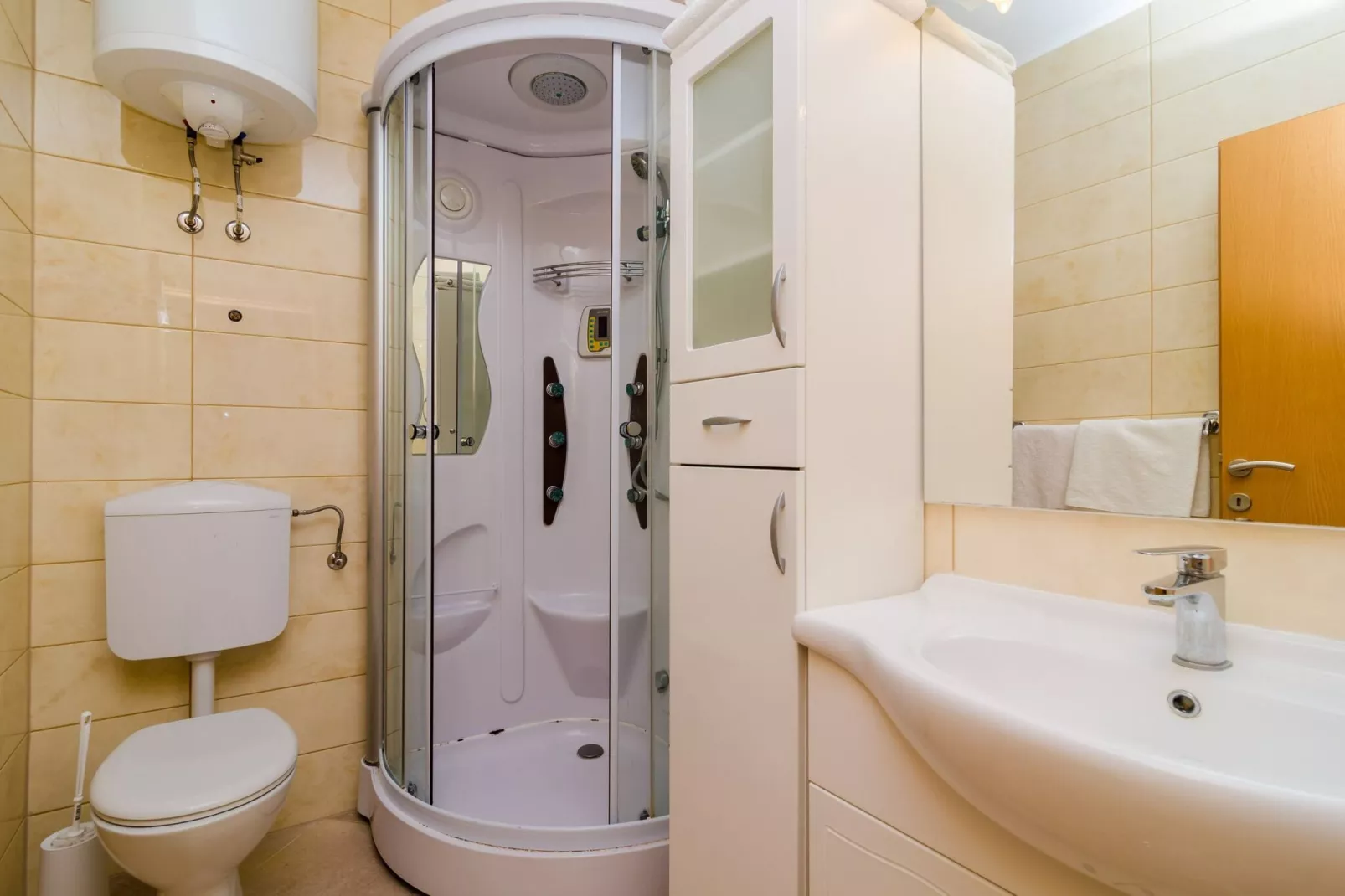 Hotel Pansion Villa Antonio - Standard Triple Room  10-Bathroom