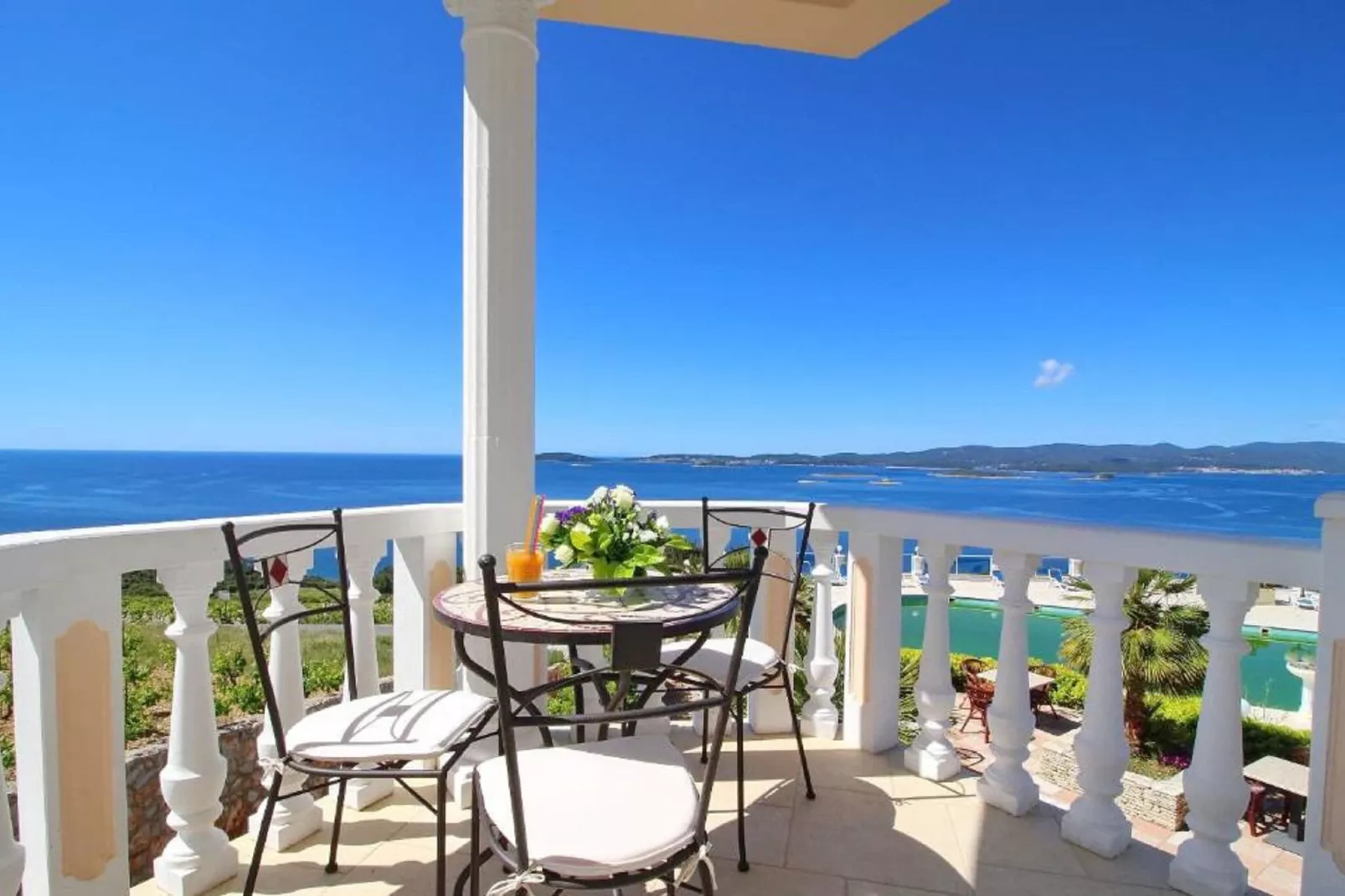 Hotel Pansion Villa Antonio - Standard Triple Room  10-Terrace