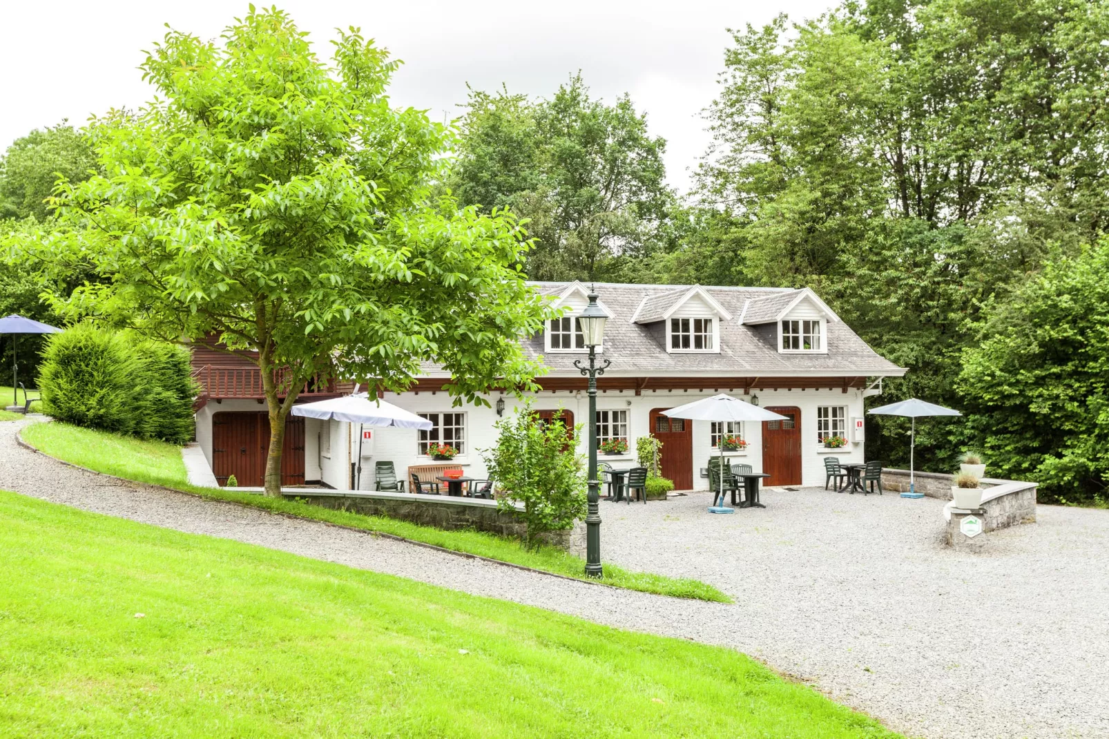 Domaine De L'Ecureuil 3-Exterior summer