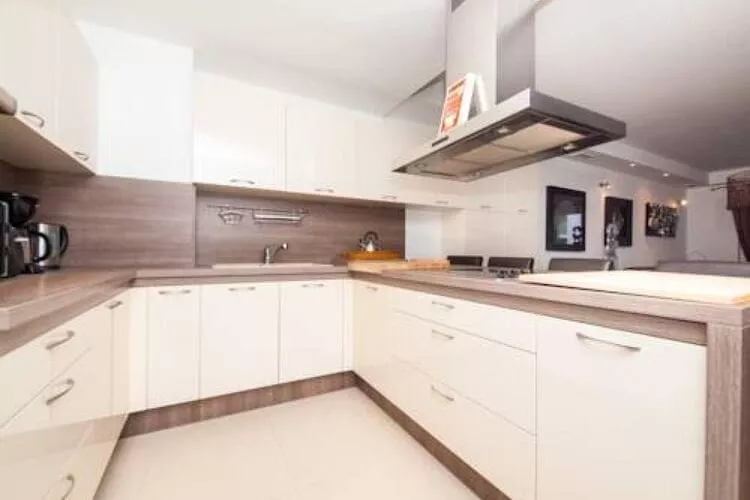 Apartment Vesna - Superior Three Bedroom Apartment with Balcony-Küche