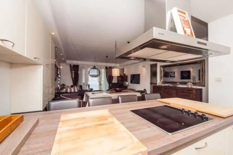 Apartment Vesna - Superior Three Bedroom Apartment with Balcony-Küche