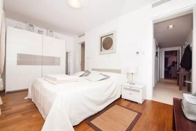 Apartment Vesna - Superior Three Bedroom Apartment with Balcony-Schlafzimmer