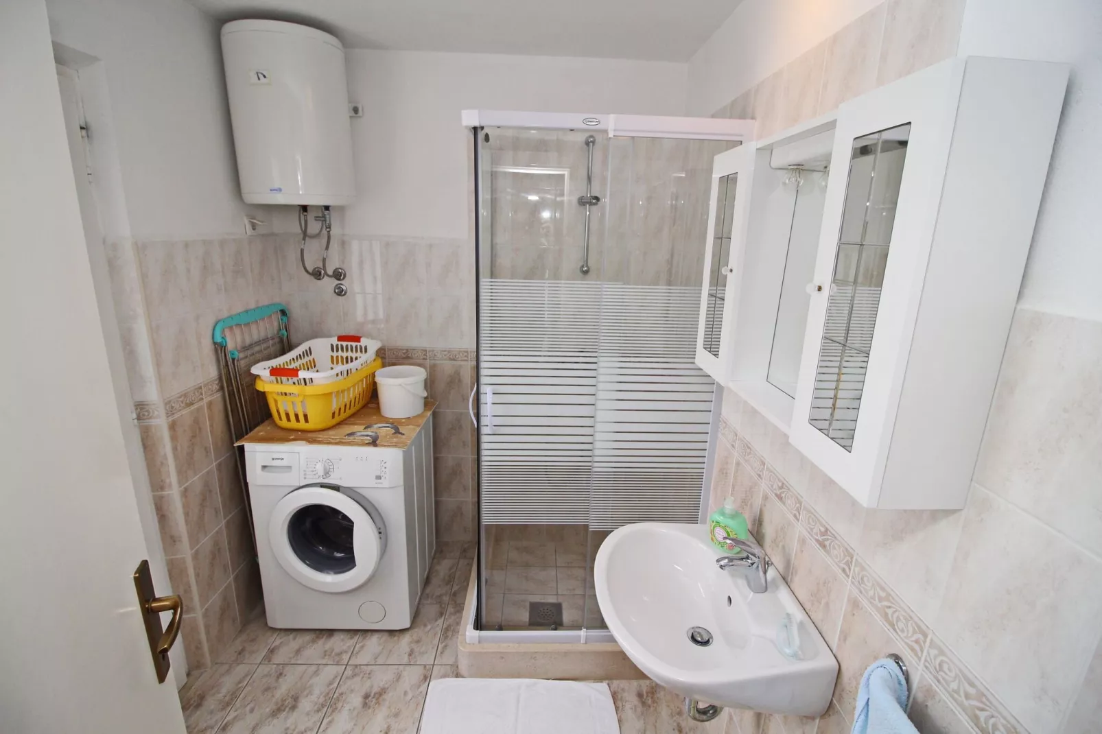 Green Garden House - Four Bedroom House with Private Pool-Salle de bain