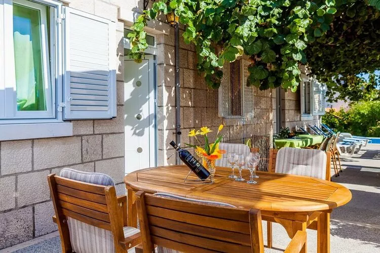 Green Garden House - Four Bedroom House with Private Pool-Terrasse