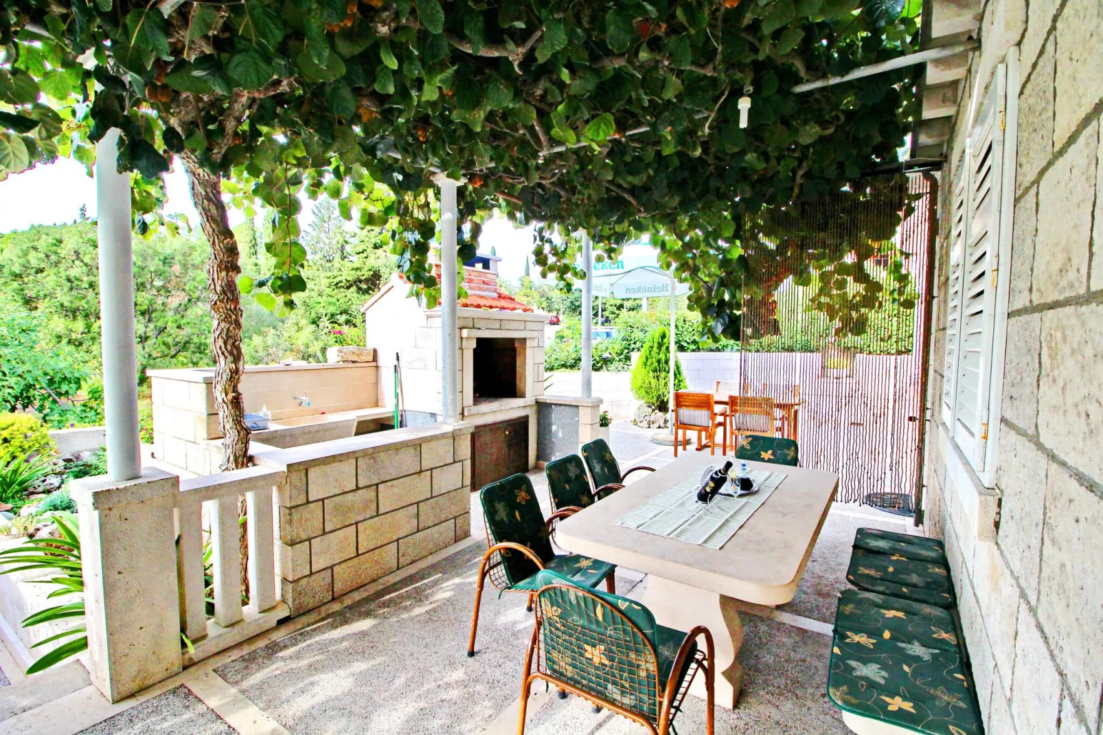 Green Garden House - Four Bedroom House with Private Pool-Terrasse