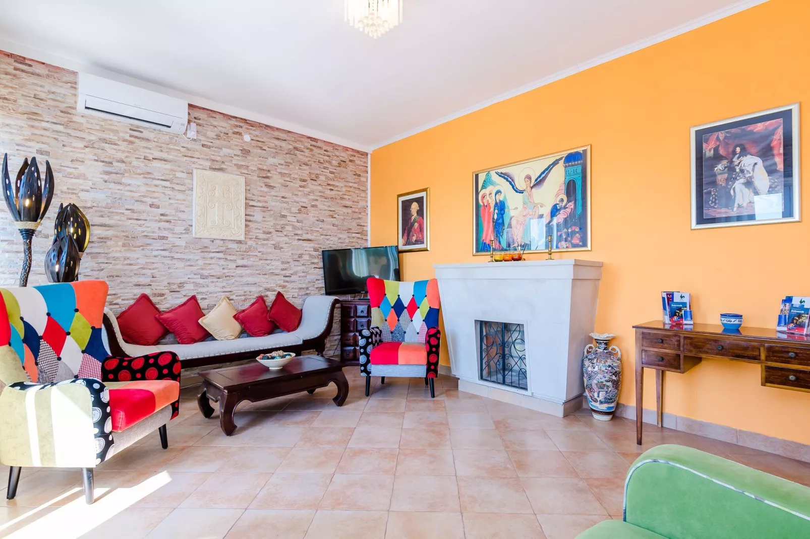 Villa Adrian - Six Bedroom Villa with Swimming pool and Sea View-Living room