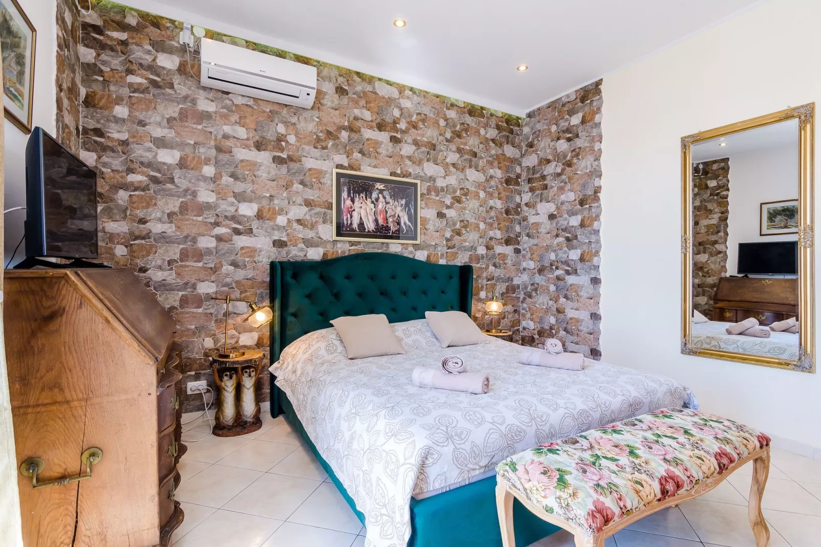 Villa Adrian - Six Bedroom Villa with Swimming pool and Sea View-Bedroom