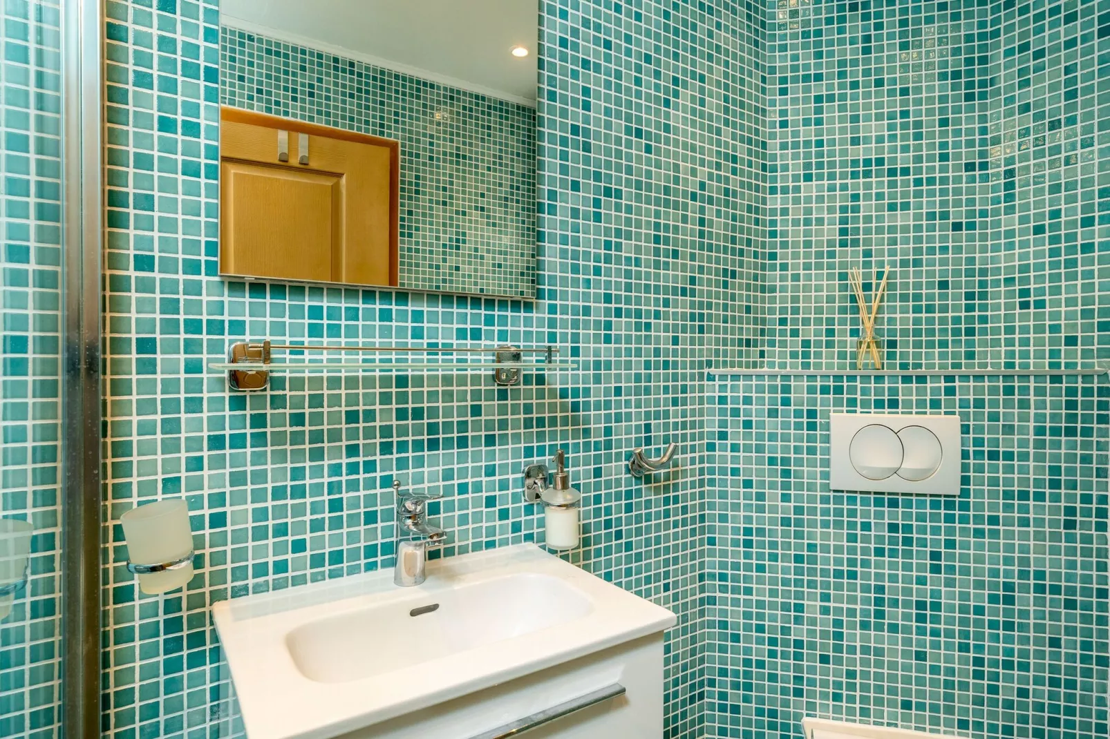 Villa Adrian - Six Bedroom Villa with Swimming pool and Sea View-Bathroom