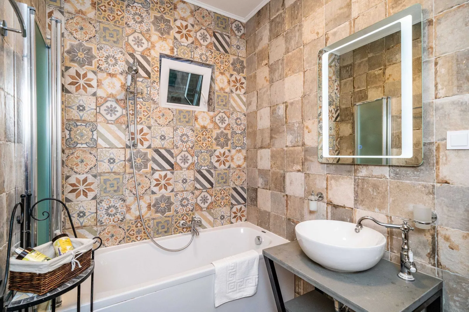 Villa Adrian - Six Bedroom Villa with Swimming pool and Sea View-Bathroom