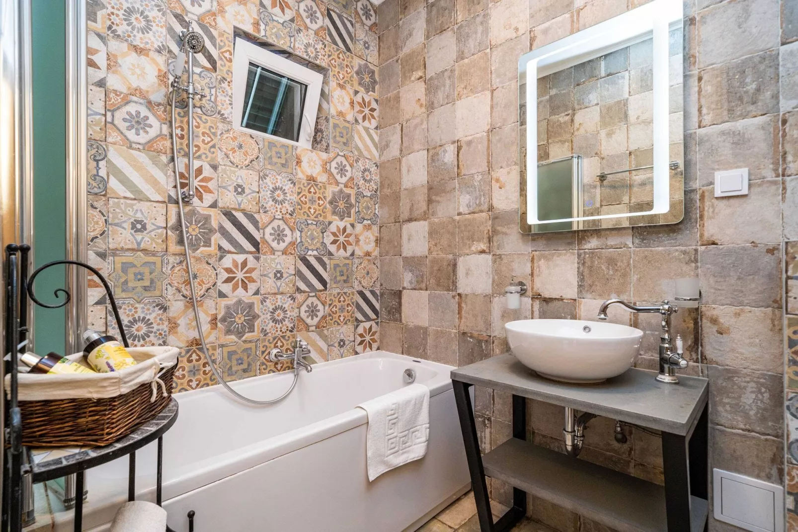 Villa Adrian - Six Bedroom Villa with Swimming pool and Sea View-Bathroom