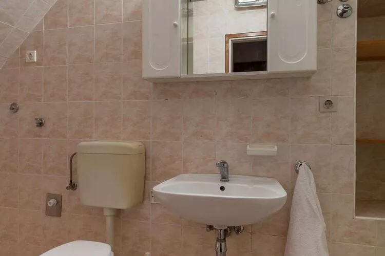 Apartments Nena (ST) - One Bedroom Apartment with Terrace and Sea View (A4)-Bathroom