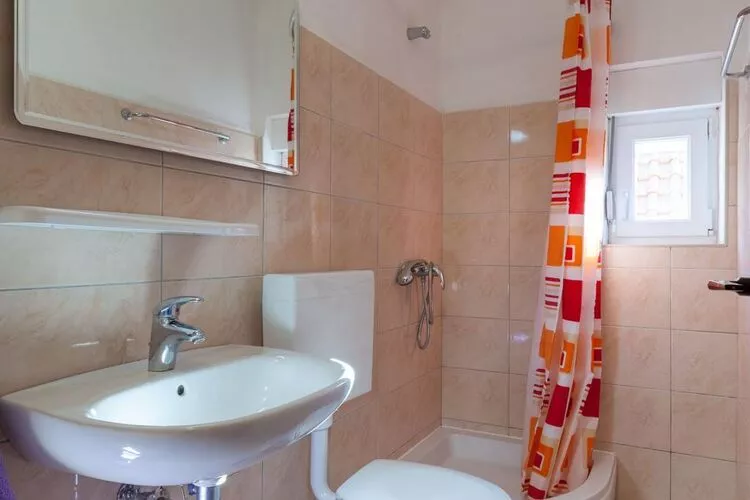 Apartments Nena (ST) - One Bedroom Apartment with Balcony and Sea View (A1)-Bathroom