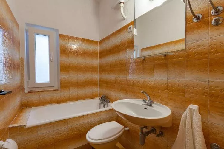 Apartments Nena (ST) - Standard One Bedroom Apartment with Balcony and Sea View (A2)-Bathroom