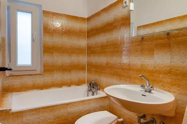 Apartments Nena (ST) - Standard One Bedroom Apartment with Balcony and Sea View (A2)-Bathroom