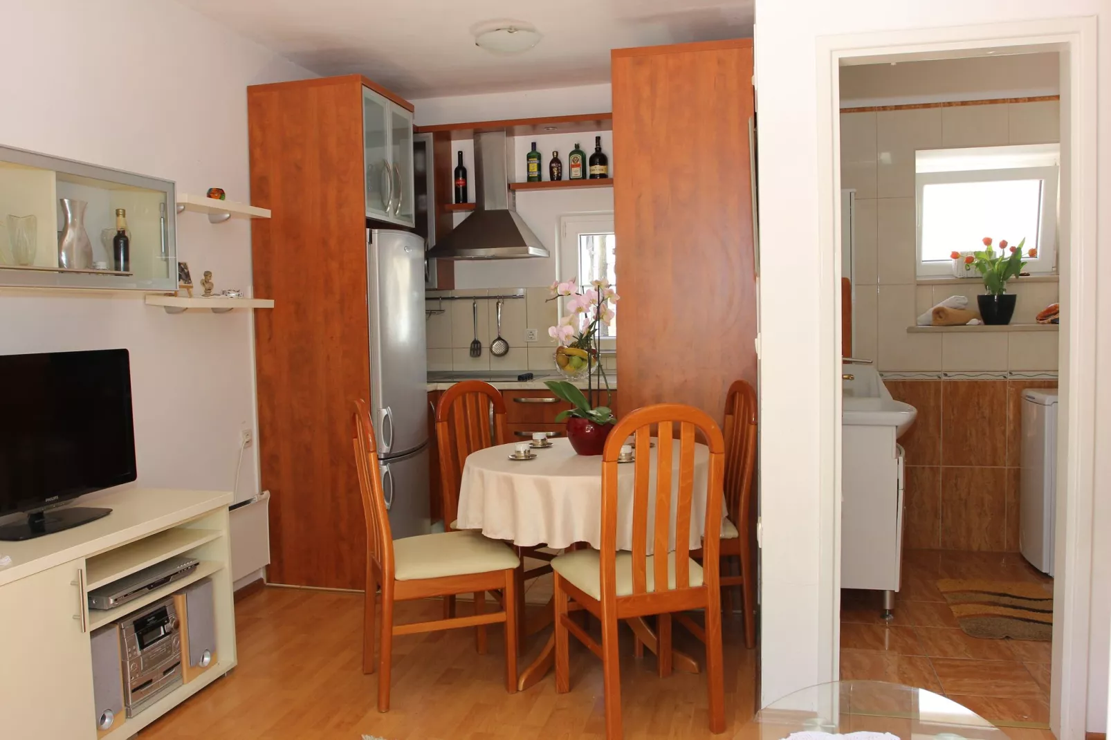Holiday House Granny Mary - Two Bedroom Holiday Home (ST)-Esszimmer