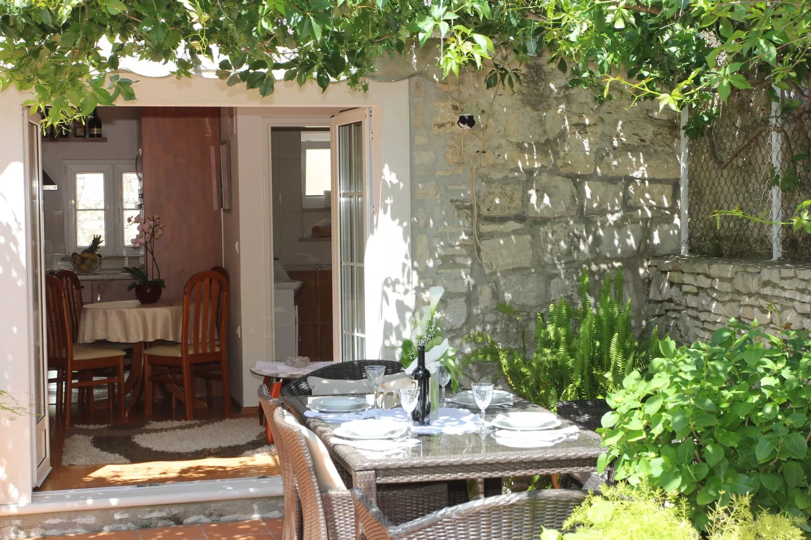 Holiday House Granny Mary - Two Bedroom Holiday Home (ST)-Terrasse