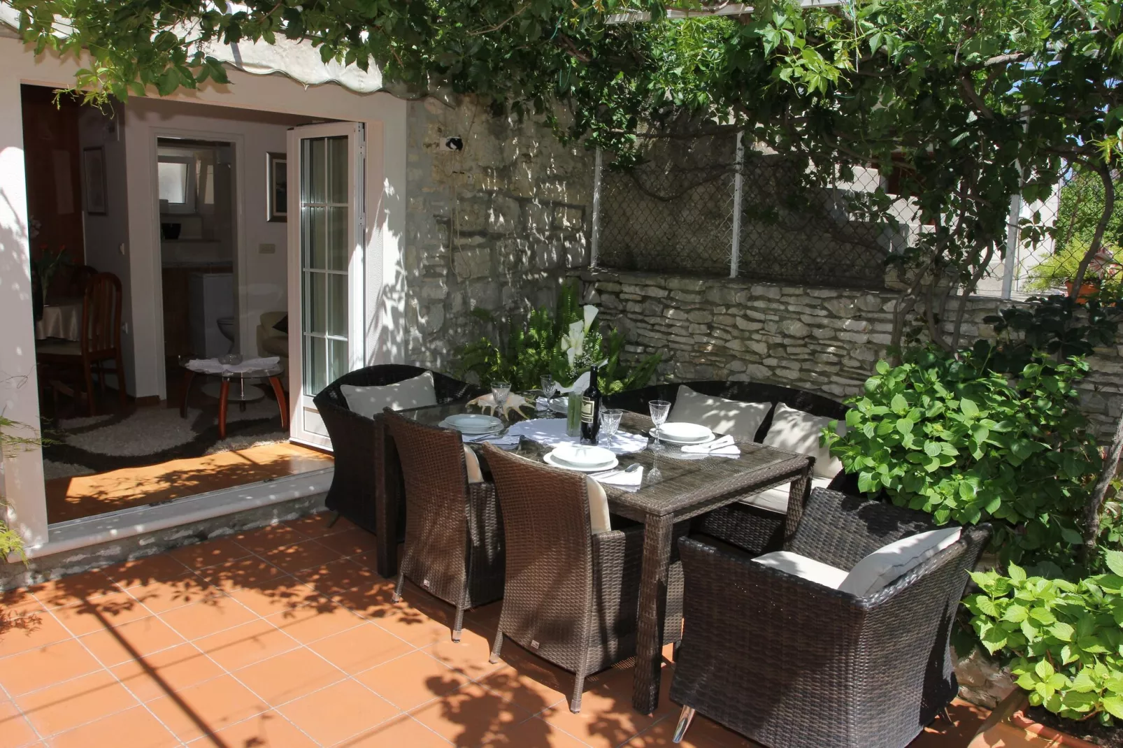 Holiday House Granny Mary - Two Bedroom Holiday Home (ST)-Terrasse