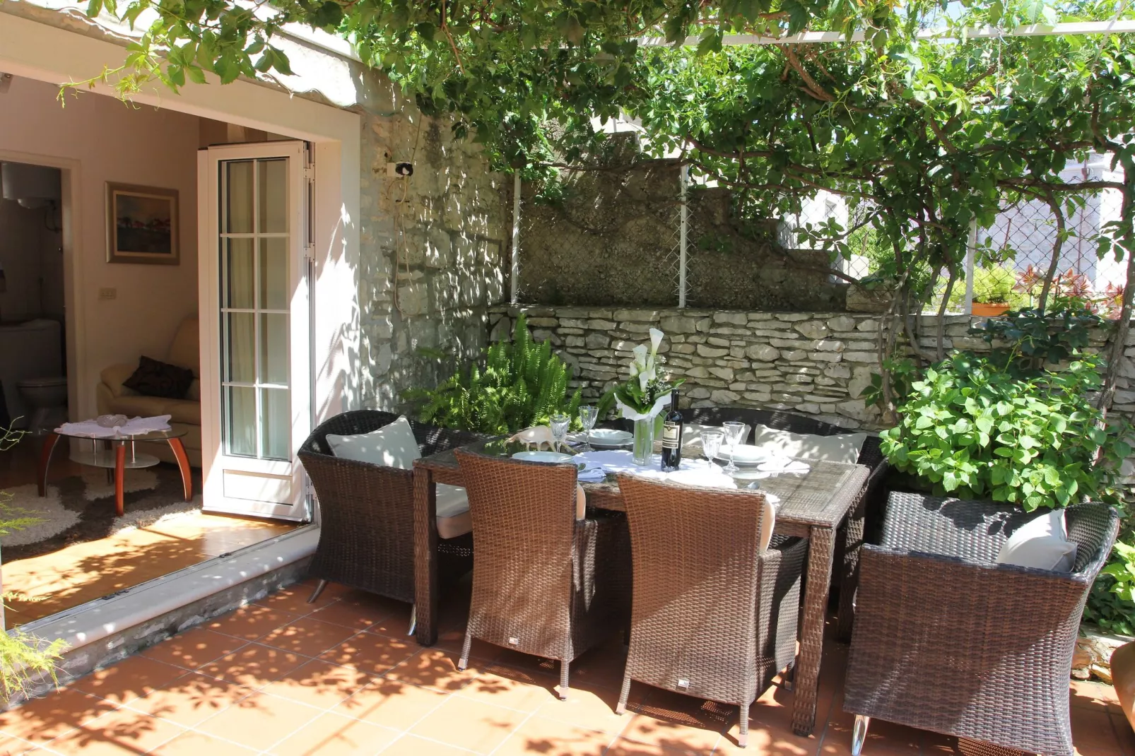 Holiday House Granny Mary - Two Bedroom Holiday Home (ST)-Terrasse