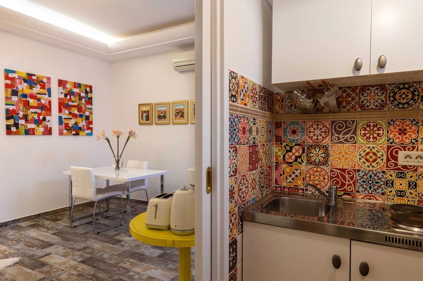 Apartments Subrenum - Superior Studio Apartment with Small Terrace (S4)-Kitchen