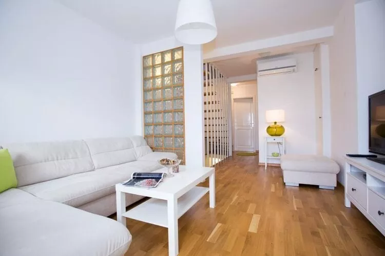 Apartment Nera - Triplex Two Bedroom Apartment with Balcony and Sea View-Living room