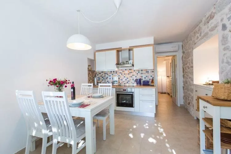 Apartment Nera - Triplex Two Bedroom Apartment with Balcony and Sea View-Dining room