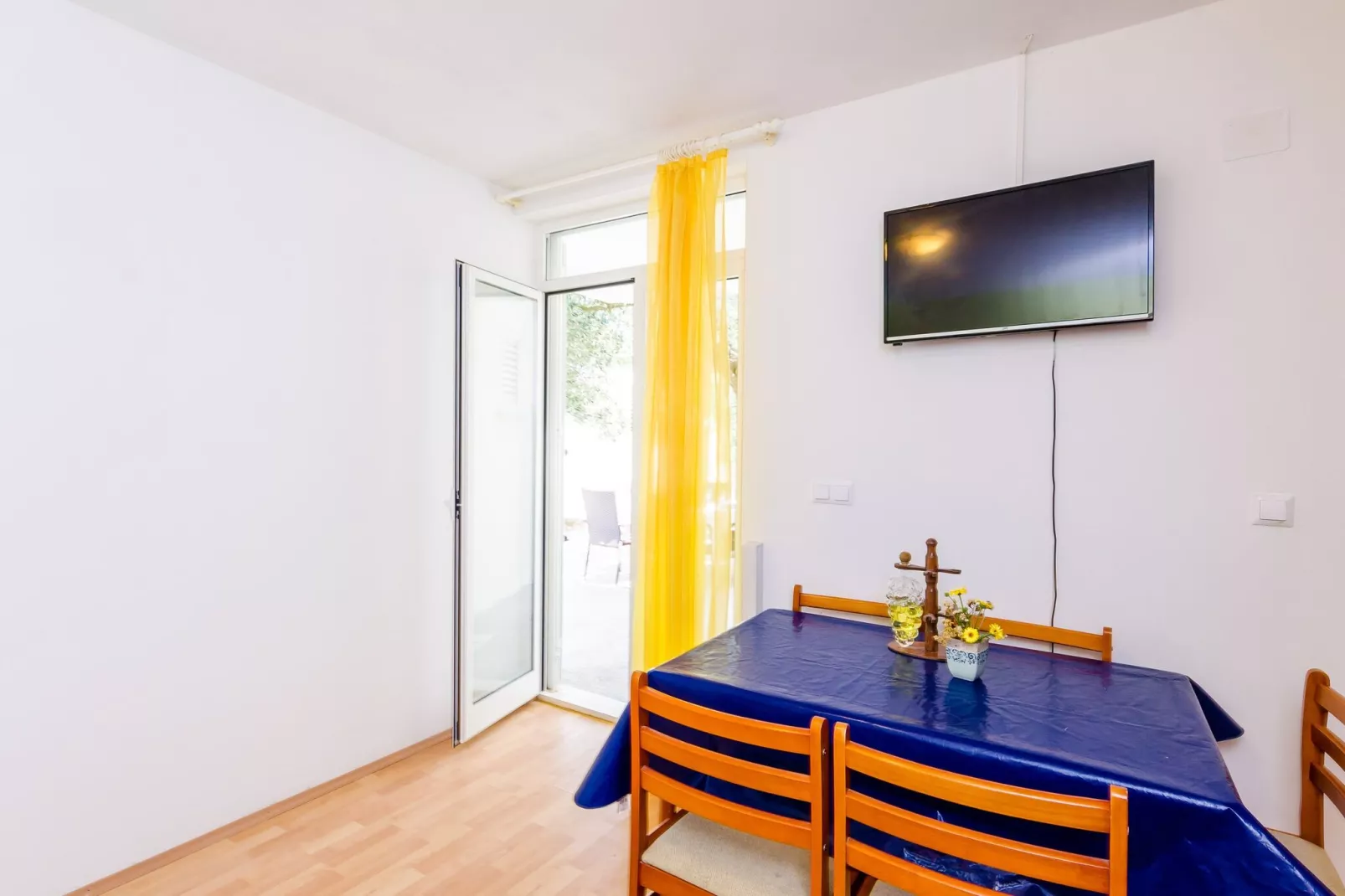 Apartments Glavor - One Bedroom Apartment with Terrace and Sea View (A1)-Esszimmer