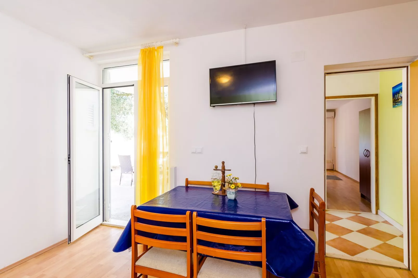 Apartments Glavor - One Bedroom Apartment with Terrace and Sea View (A1)-Esszimmer
