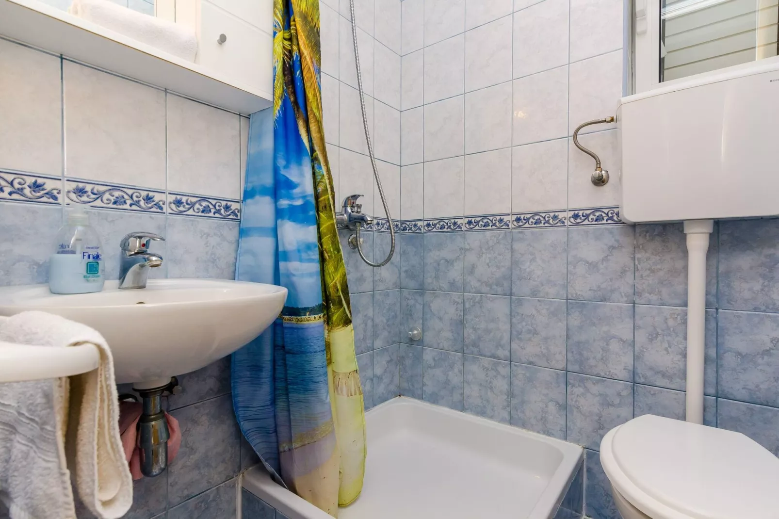 Apartments Glavor - One Bedroom Apartment with Terrace and Sea View (A1)-Badezimmer