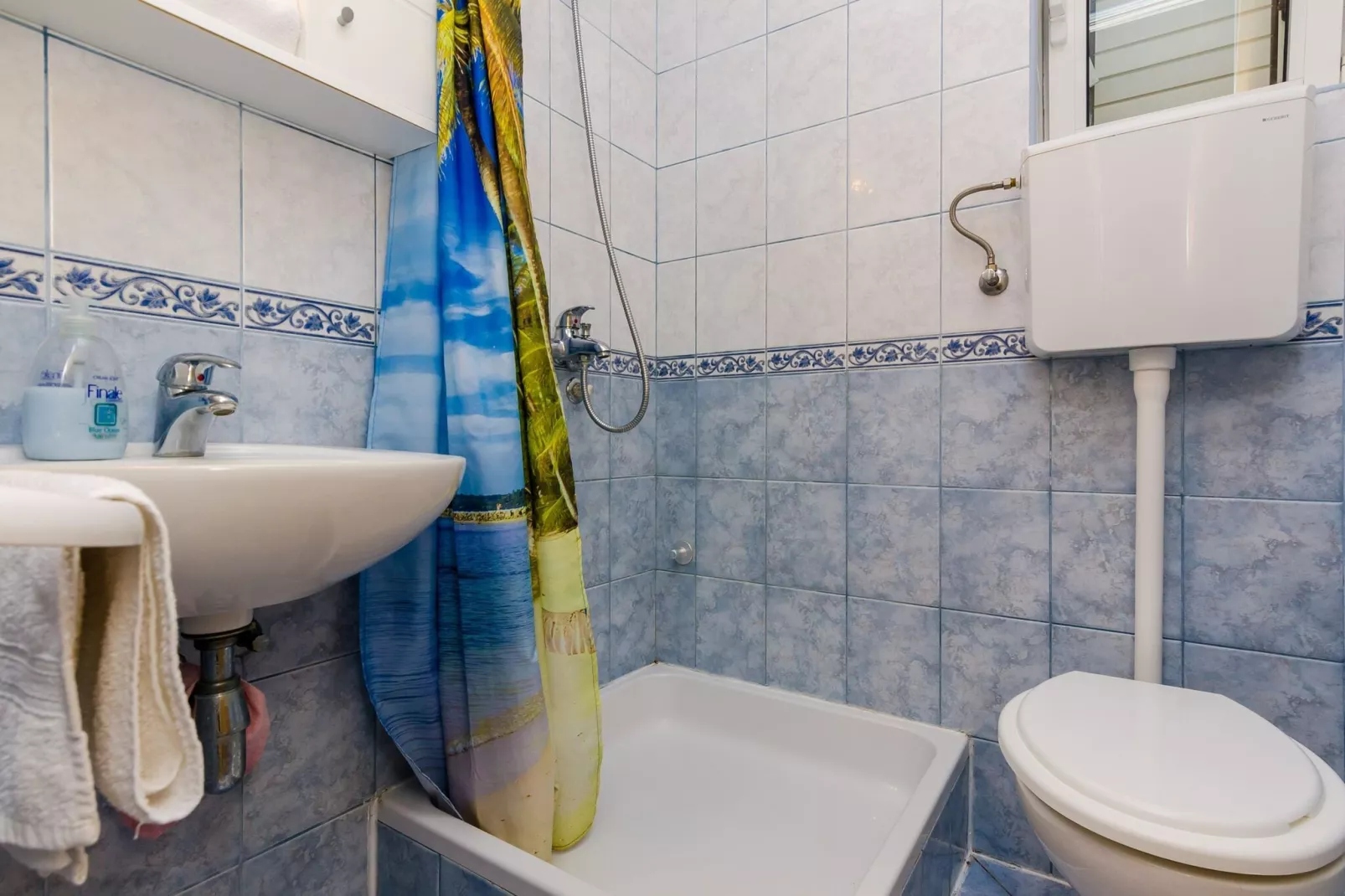 Apartments Glavor - One Bedroom Apartment with Terrace and Sea View (A1)-Badezimmer