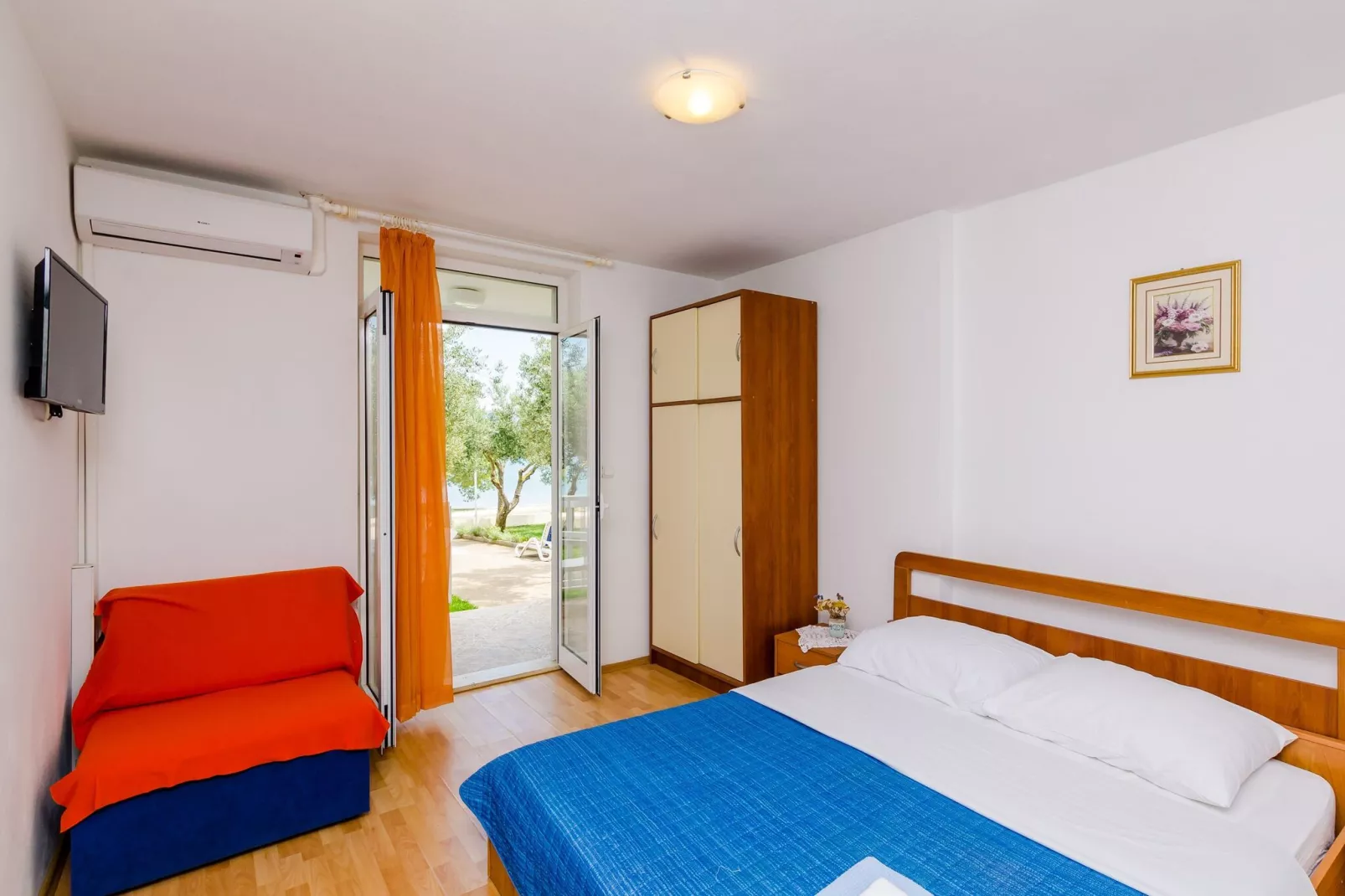 Apartments Glavor - Standard Studio Apartment with Terrace and Sea View (SA2)-Bedroom