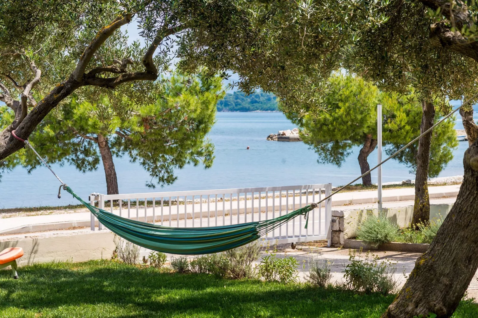 Apartments Glavor - Standard Studio Apartment with Terrace and Sea View (SA2)-Gardens summer
