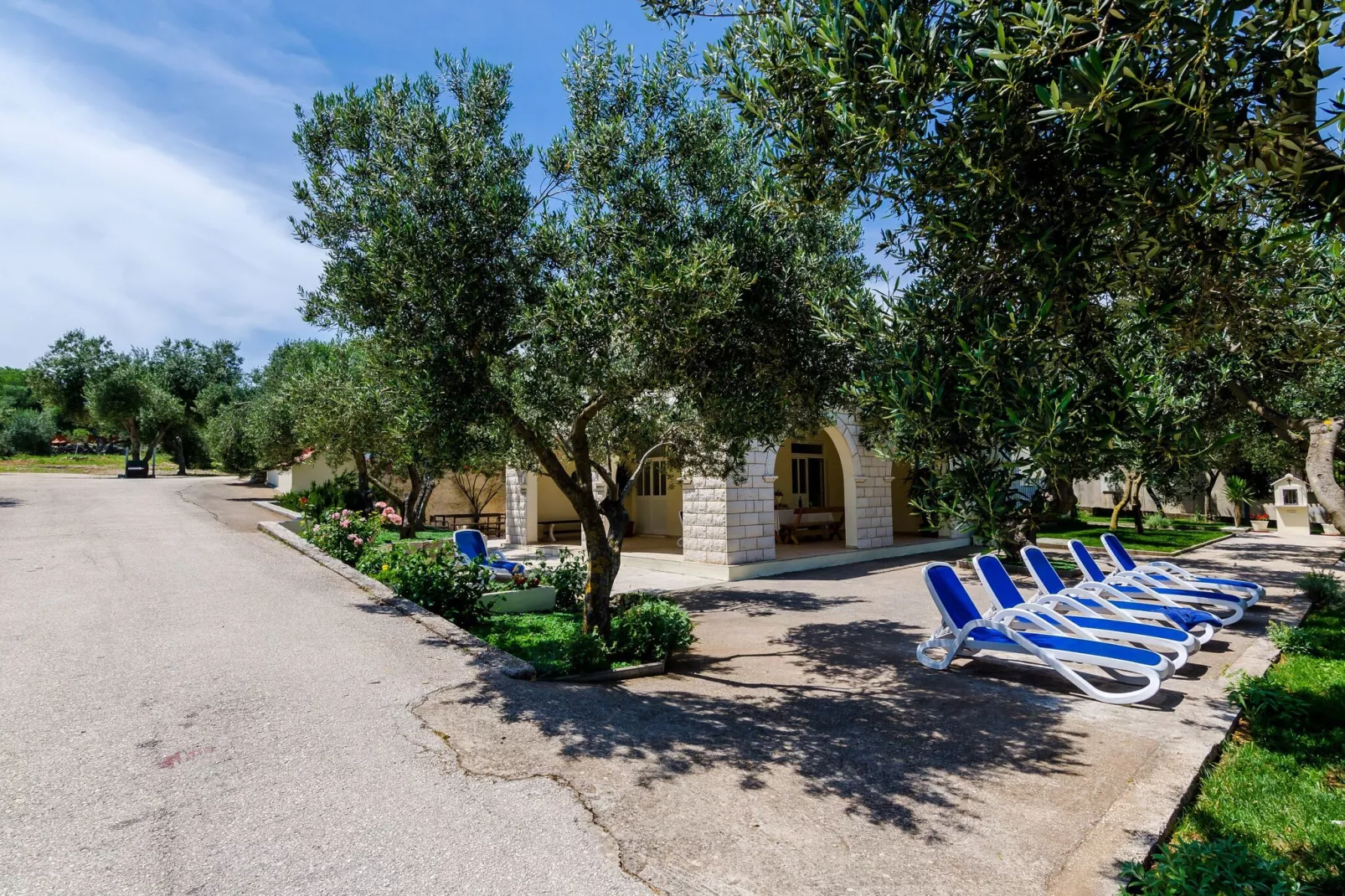 Apartments Glavor - Standard Studio Apartment with Terrace and Sea View (SA2)-Outdoor