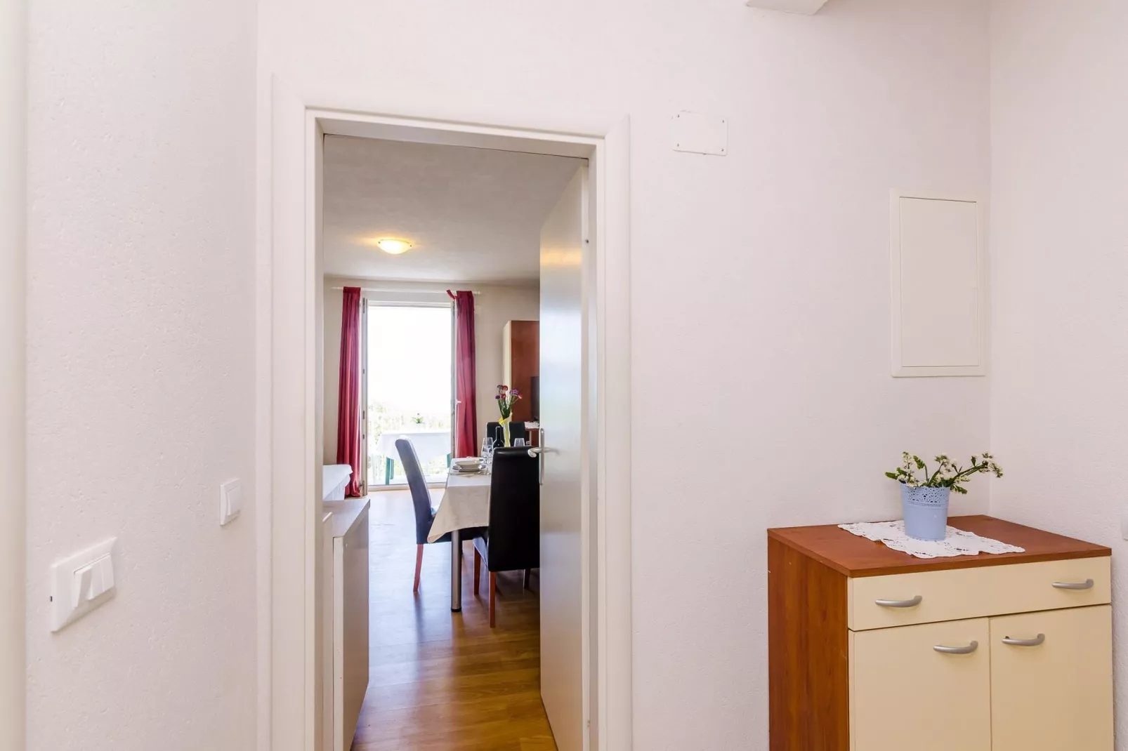 Apartments Glavor - One Bedroom Apartment with Balconies and Sea View (A5)-Dining room