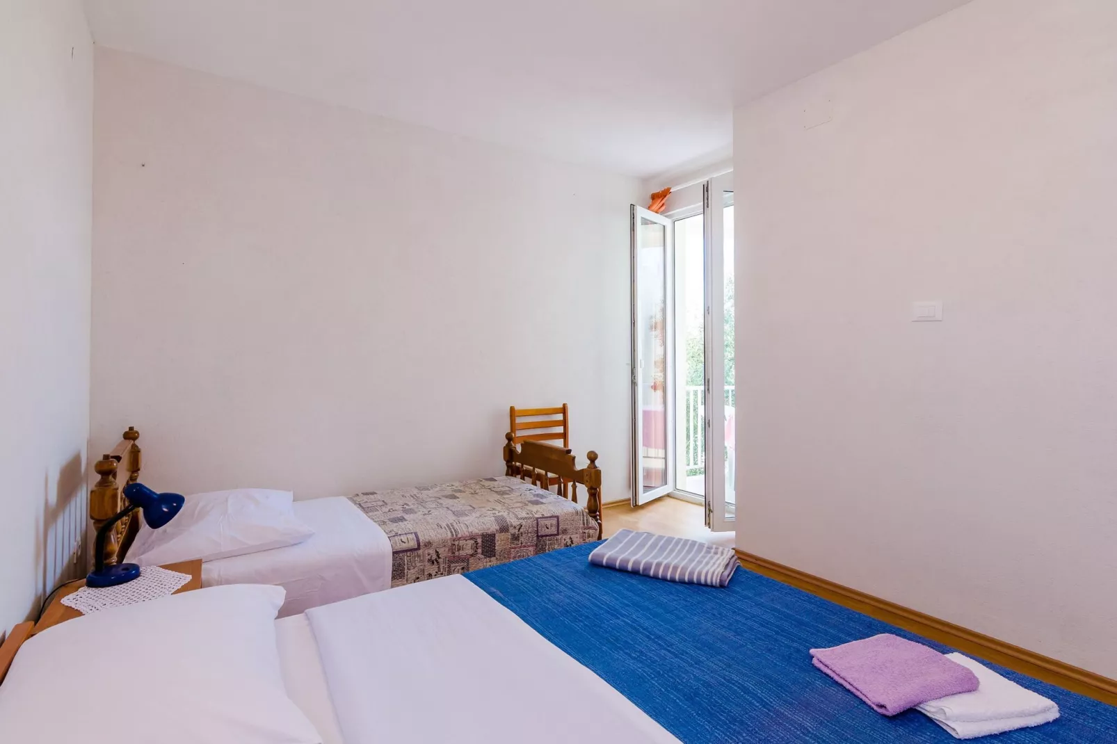Apartments Glavor - One Bedroom Apartment with Balconies and Sea View (A5)-Bedroom