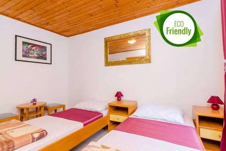 Rooms Jozomare - Twin Room with Shared Bathroom (Second floor)-Innen
