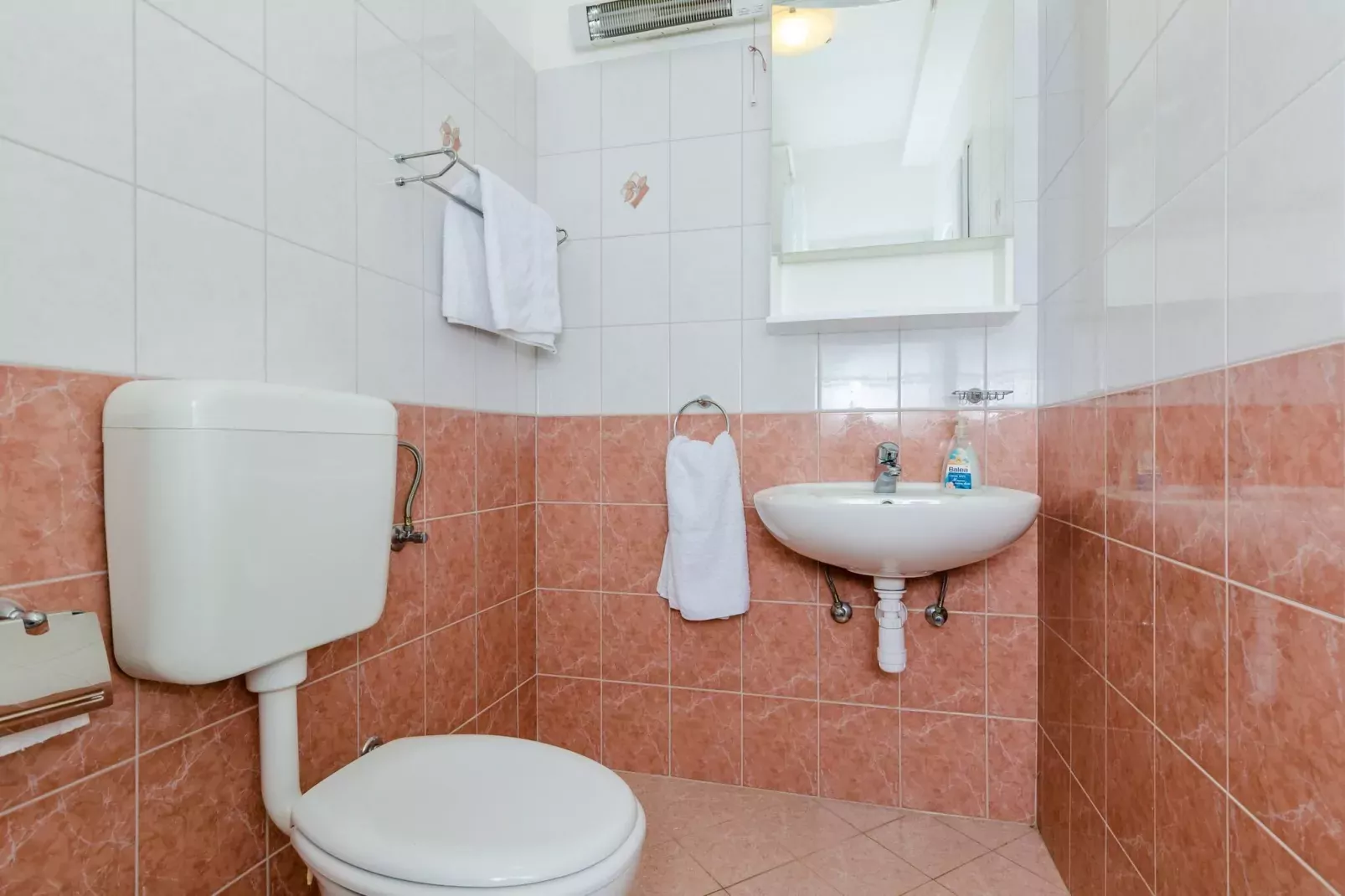 Color Apartments - One Bedroom Apartment with Terrace and Partial Sea View (Blue)-Bathroom