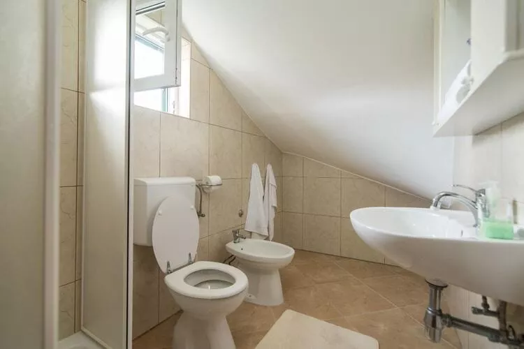 Apartment Marcela - Deluxe Two Bedroom Apartment with Terrace and Sea View-Salle de bain