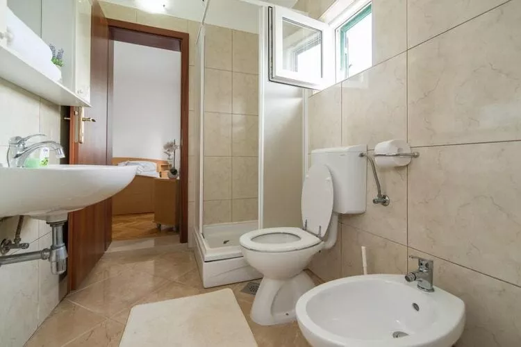 Apartment Marcela - Deluxe Two Bedroom Apartment with Terrace and Sea View-Salle de bain