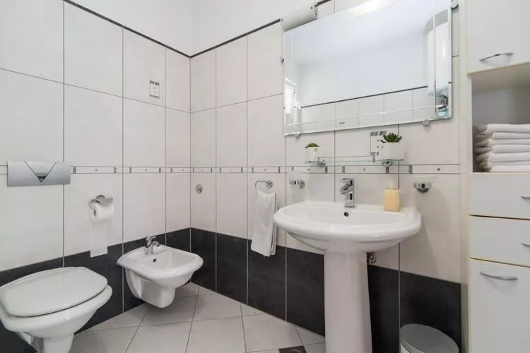 Apartment Marcela - Deluxe Two Bedroom Apartment with Terrace and Sea View-Salle de bain