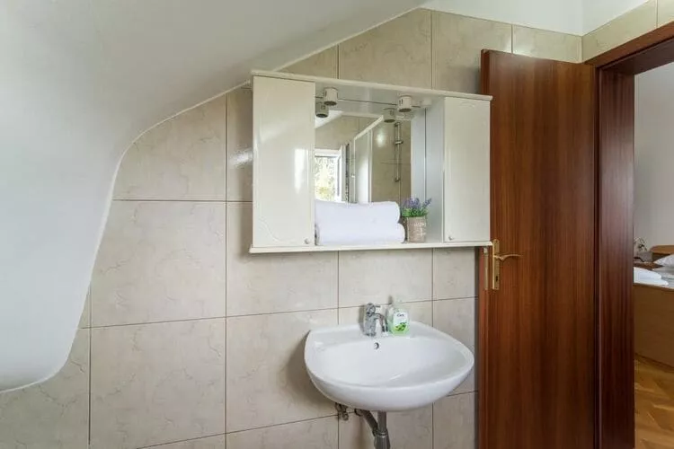 Apartment Marcela - Deluxe Two Bedroom Apartment with Terrace and Sea View-Salle de bain