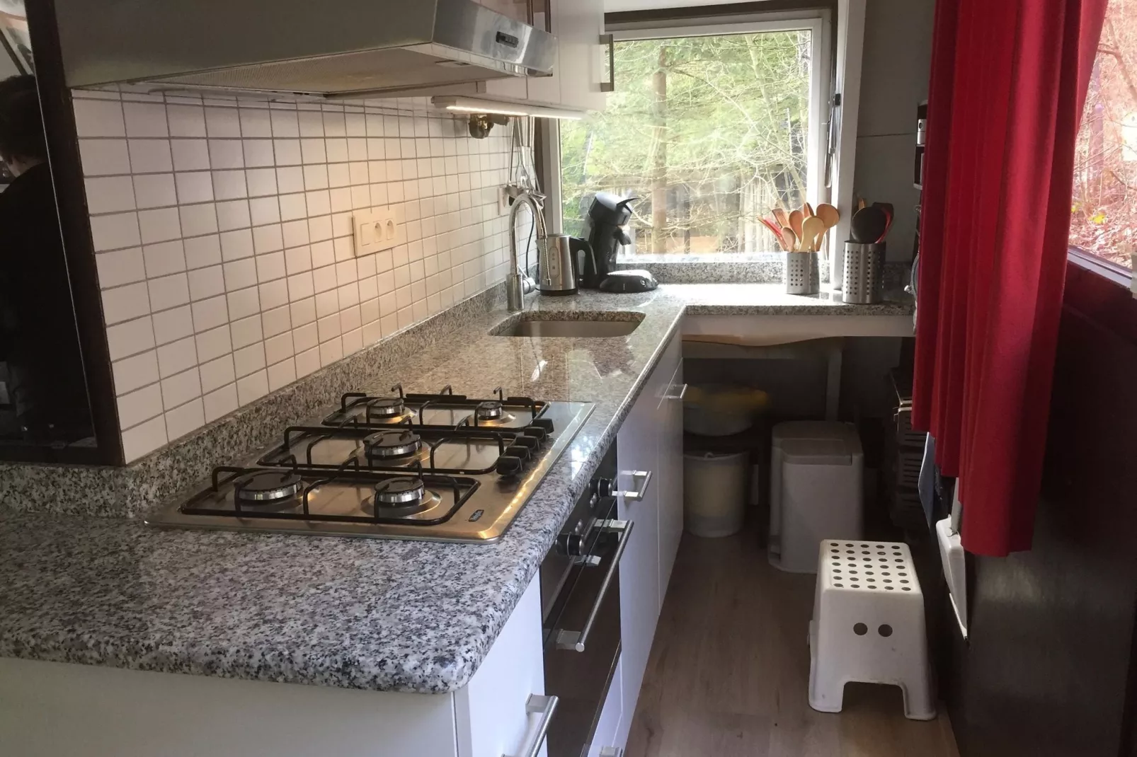 Le Colombier 204-Kitchen