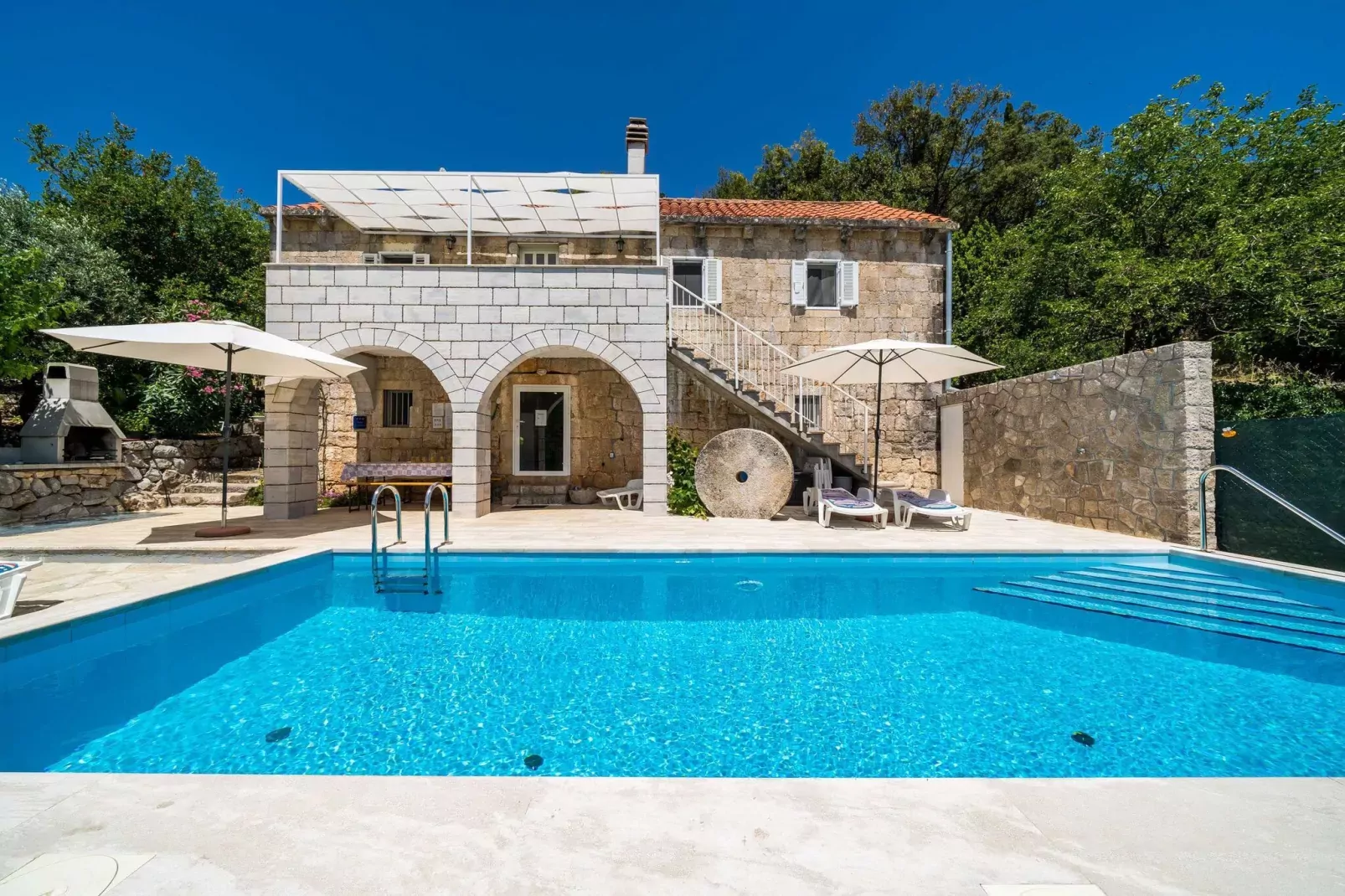 House Kočan-Four Bedroom Villa with Terrace and Swimming Pool-Pool