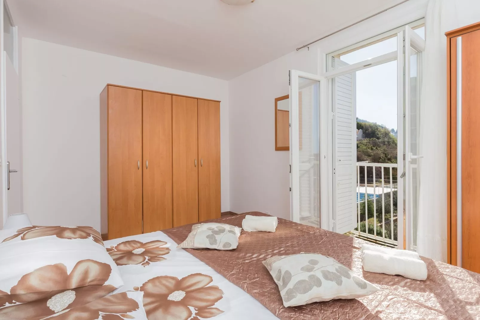 Apartment Brajković - One Bedroom Apartment with Loggia and Sea View-Chambre